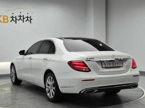 벤츠 E-클래스 W213 E300 4MATIC 익스클루시브 사진 2