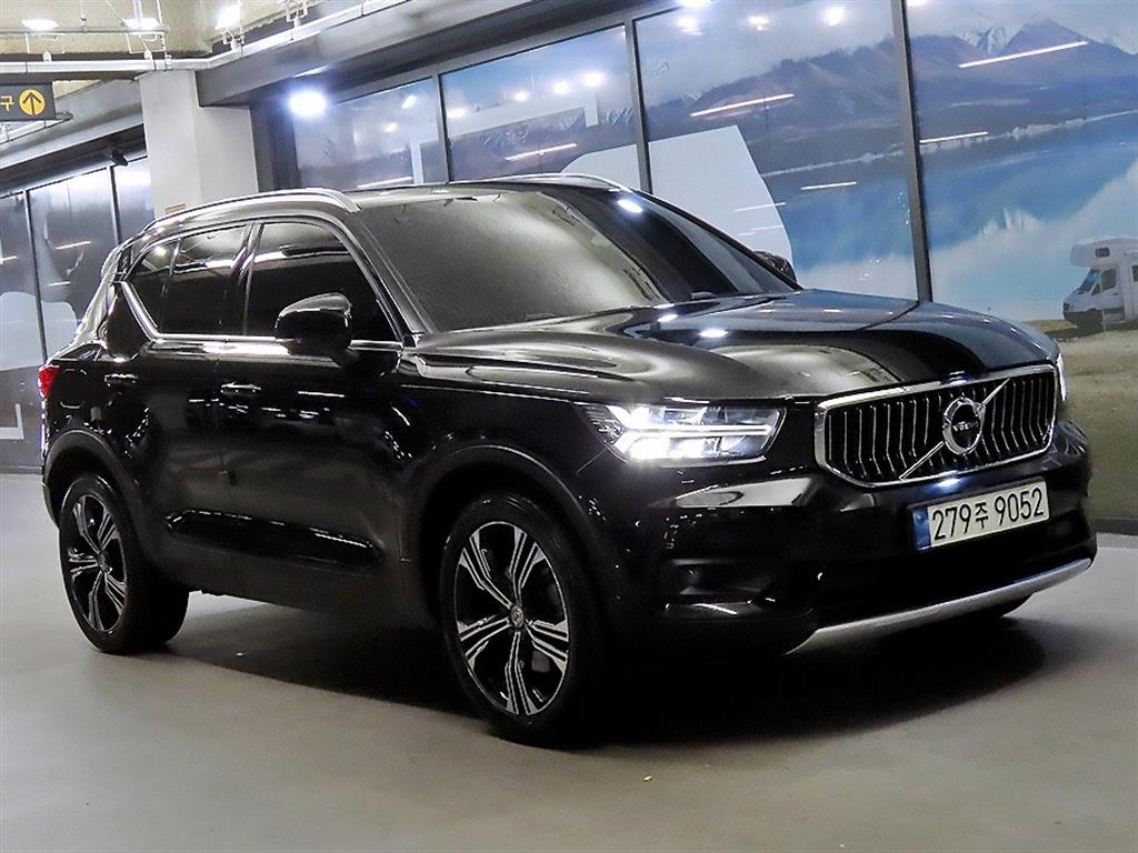 볼보 XC40 B4 AWD 인스크립션