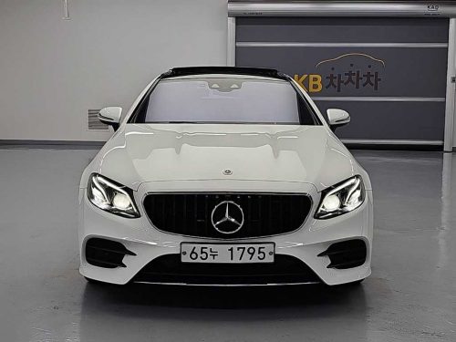 벤츠 E-클래스 W213 E220d 쿠페 사진 2