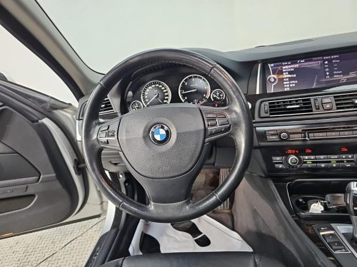 BMW 5시리즈 (F10) 520d 사진 9