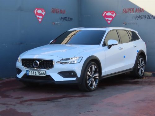 볼보 V60 크로스 컨트리 2세대 2.0 B5 프로 AWD