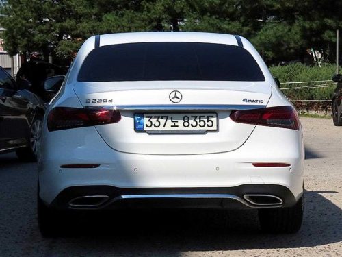 벤츠 E-클래스 W213 E220d 4MATIC AMG라인 사진 모두보기