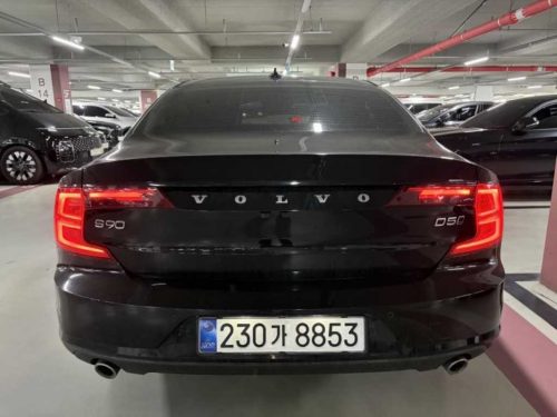 볼보 S90 D5 AWD 모멘텀 사진 2