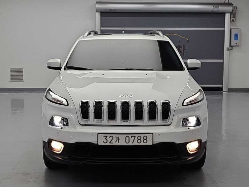 지프 체로키(KL) 2.4 론지튜드 AWD 사진 2