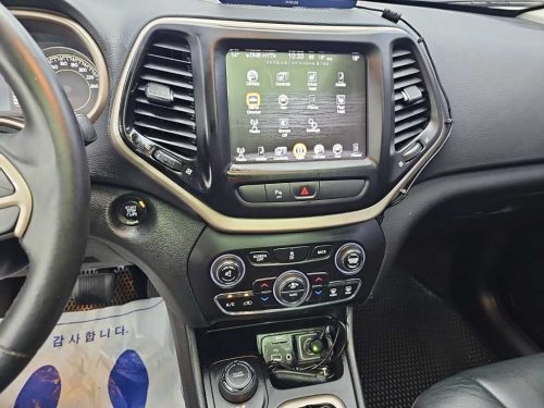지프 체로키(KL) 2.4 론지튜드 AWD 사진 10