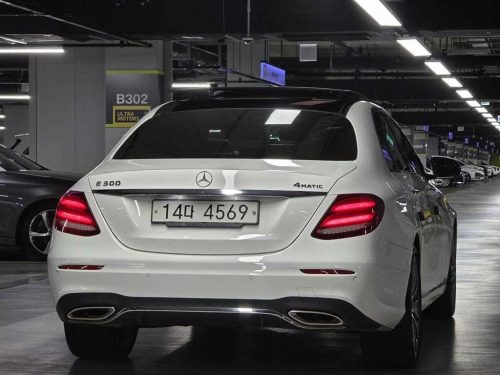 벤츠 E-클래스 W213 E300 4MATIC AMG LINE 사진 2