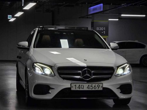 벤츠 E-클래스 W213 E300 4MATIC AMG LINE 사진 3