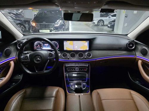 벤츠 E-클래스 W213 E300 4MATIC AMG LINE 사진 5