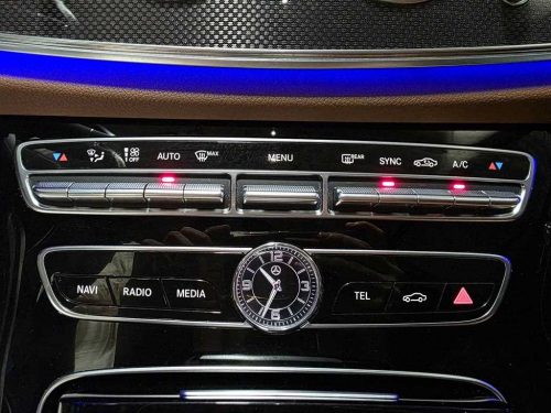 벤츠 E-클래스 W213 E300 4MATIC AMG LINE 사진 16