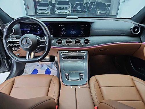 벤츠 E-클래스 W213 E220d 4MATIC AMG라인 사진 모두보기