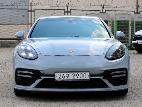 포르쉐 파나메라 4.8 GTS
