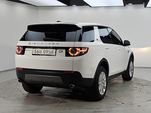 랜드로버 디스커버리 스포츠 2.0 TD4 SE 사진 4