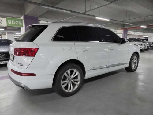 아우디 Q7 (4M) 45 TFSI 콰트로 사진 모두보기