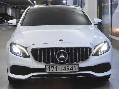 벤츠 E-클래스 W213 E300 아방가르드 사진 2